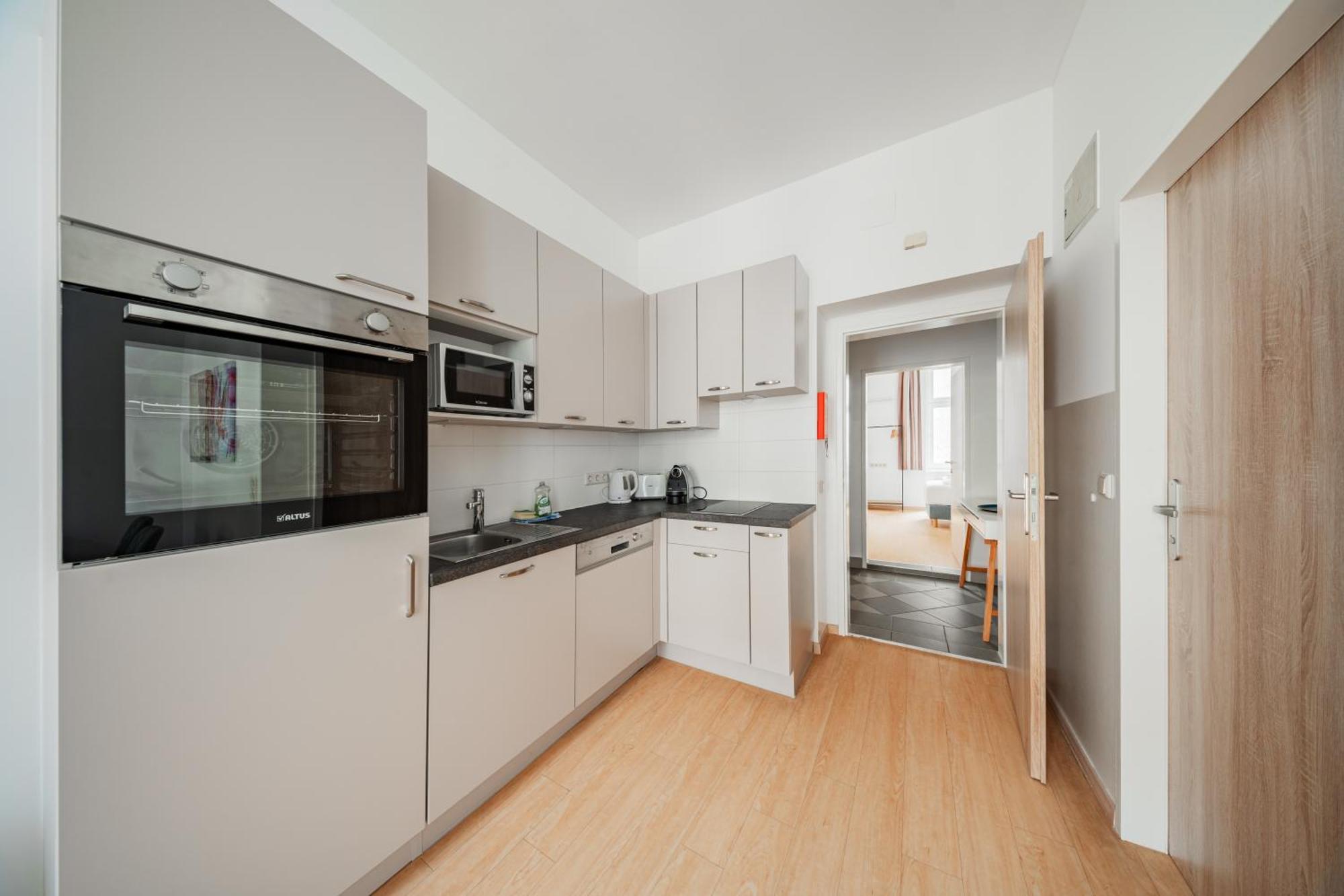 74 Living Apartments Вена Экстерьер фото