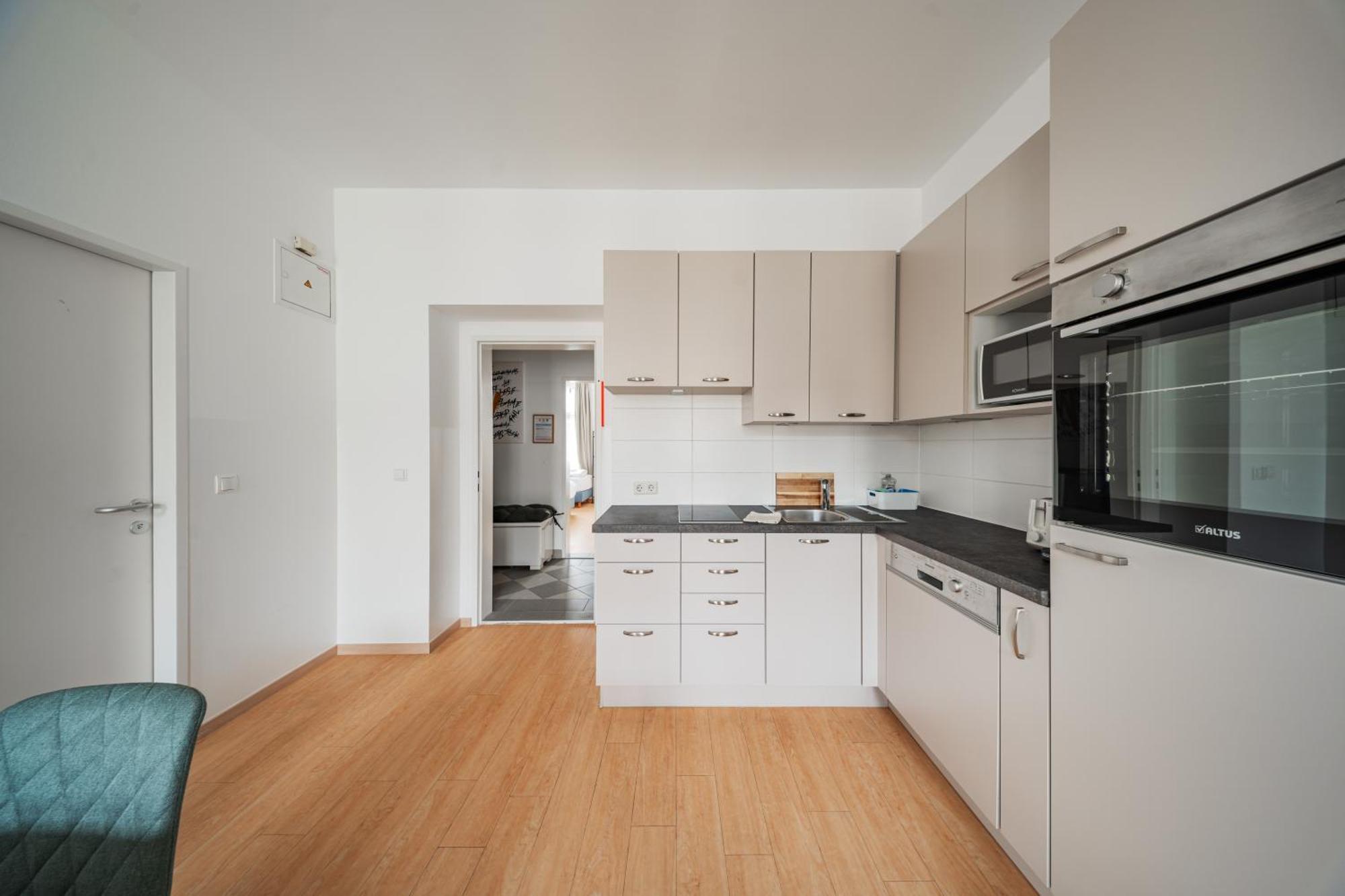 74 Living Apartments Вена Экстерьер фото